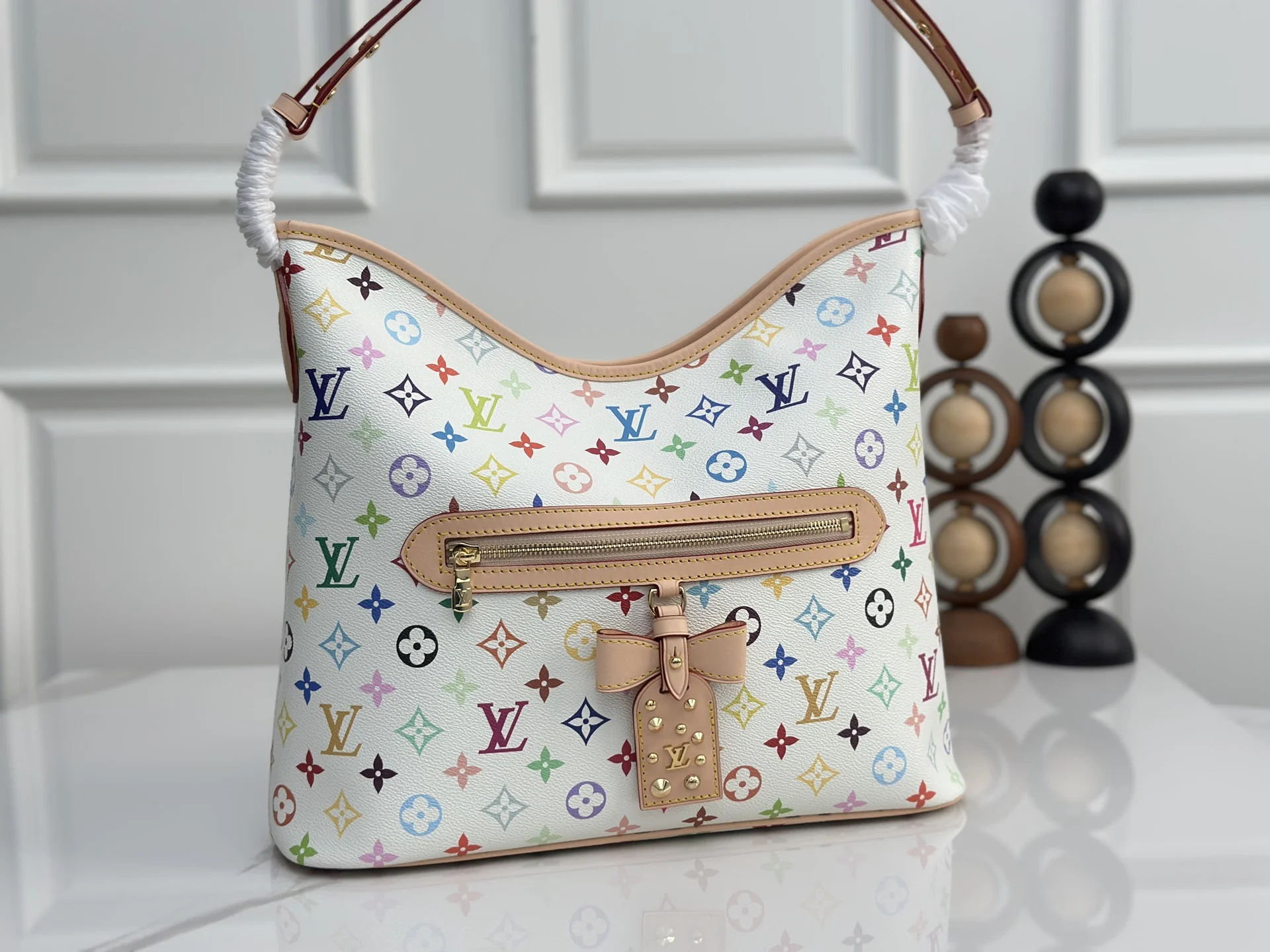 LV M27582 图案手袋 女士单肩包 LV M27582 图案手袋 女士单肩包