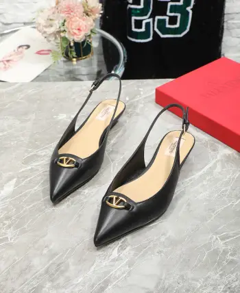 Height increased by 2 cm, new style sandals. Replica  Valentino Garavani Womens Sandals and Slides