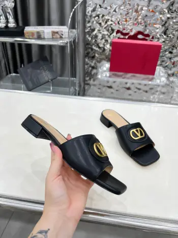 2厘米粗跟新款凉拖鞋 高仿华伦天奴女士凉鞋/拖鞋