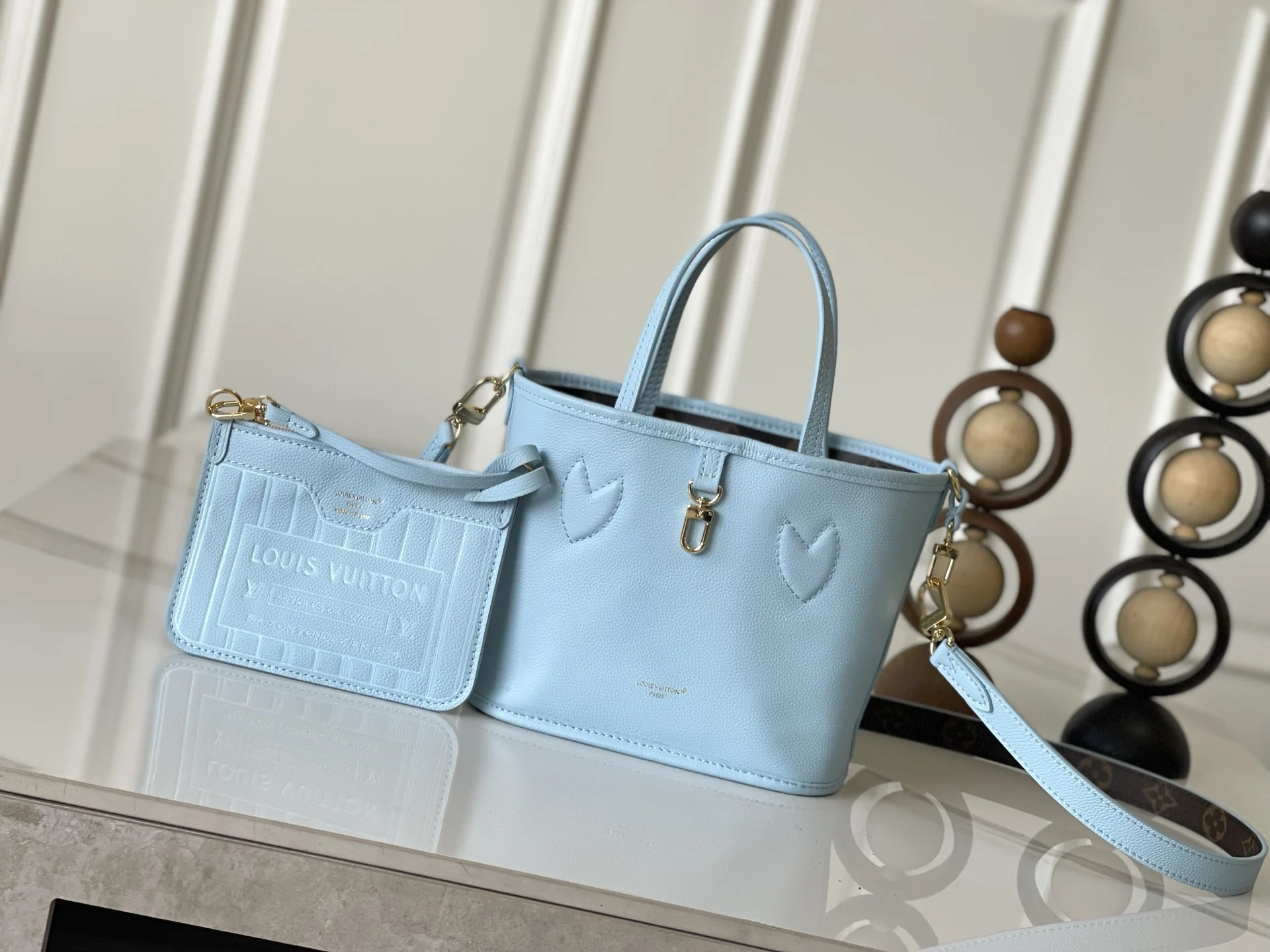 LV M28347 粒面手袋 女士斜挎包 LV M28347 粒面手袋 女士斜挎包