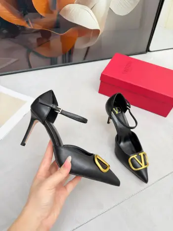 Big V letter buckle spring single shoes sandals Replica  Valentino Garavani Womens Sandals and Slides