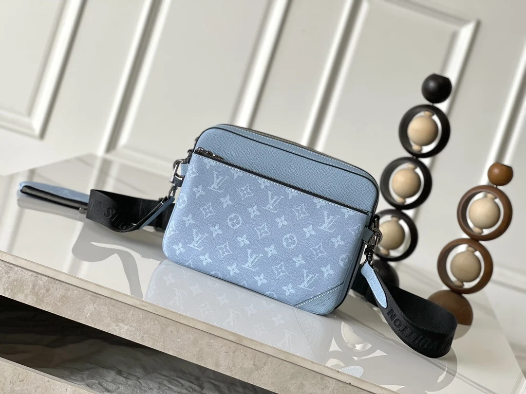 LV M14069 涂层帆布邮差包 男士斜挎包 LV M14069 涂层帆布邮差包 男士斜挎包