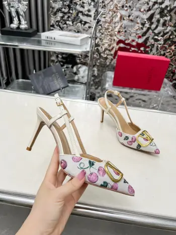 Big V buckle new sandals Replica  Valentino Garavani Womens Sandals and Slides