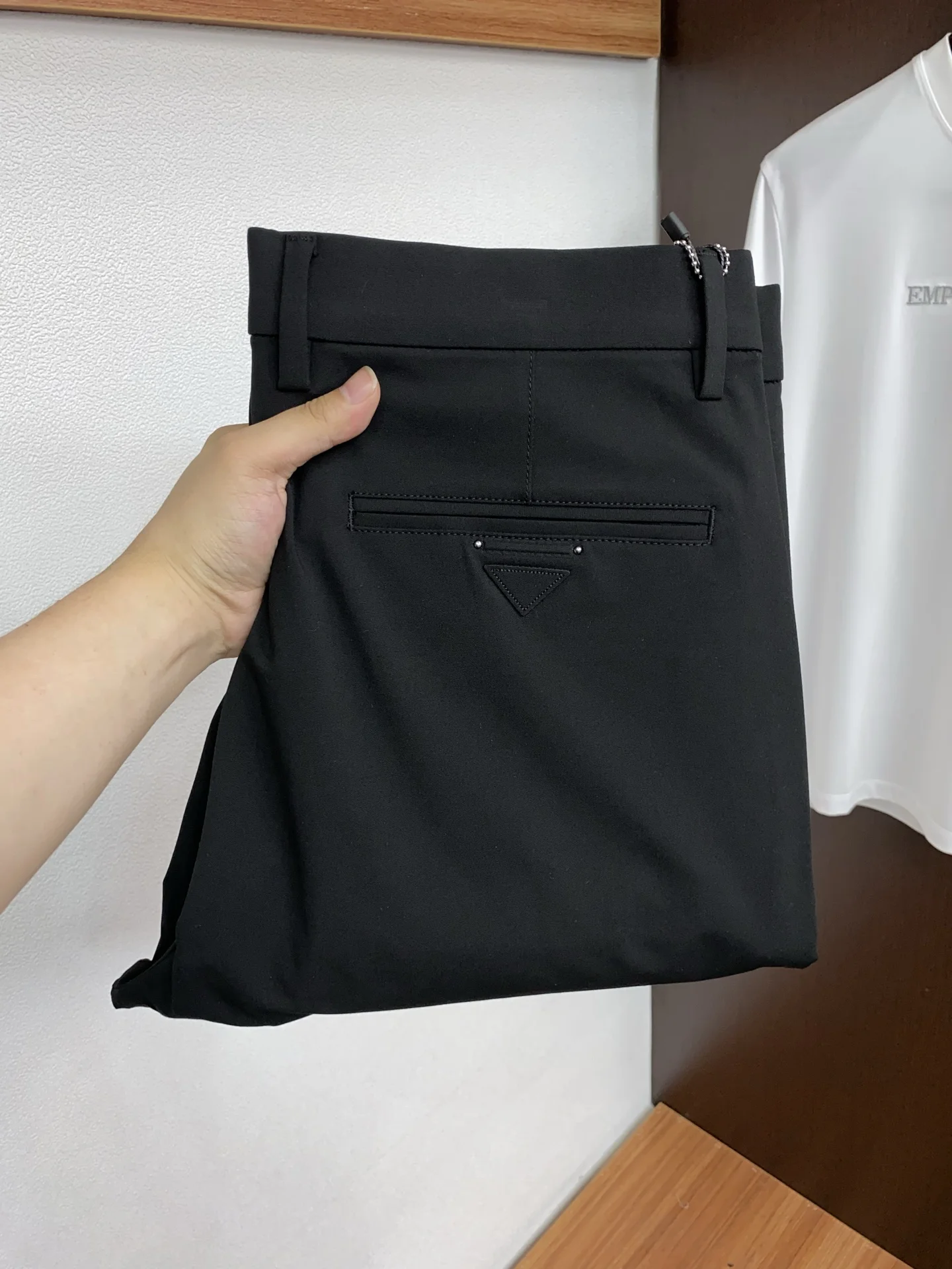 普拉达 春夏 新品 原单男士西装休闲裤 普拉达 春夏 新品 原单男士西装休闲裤