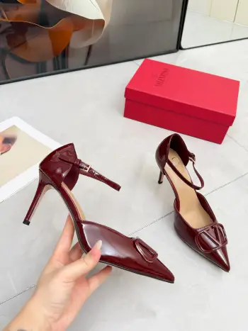 Big V letter buckle spring single shoes sandals Replica  Valentino Garavani Womens Sandals and Slides