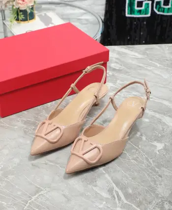 Heightened by 4 centimeters, classic backless sandals. Replica  Valentino Garavani Womens Sandals and Slides