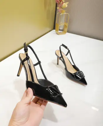 Big V buckle new style sandals Replica  Valentino Garavani Womens Sandals and Slides