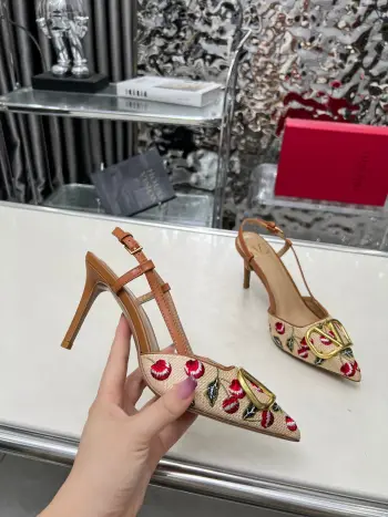 Big V buckle new style sandals Replica  Valentino Garavani Womens Sandals and Slides