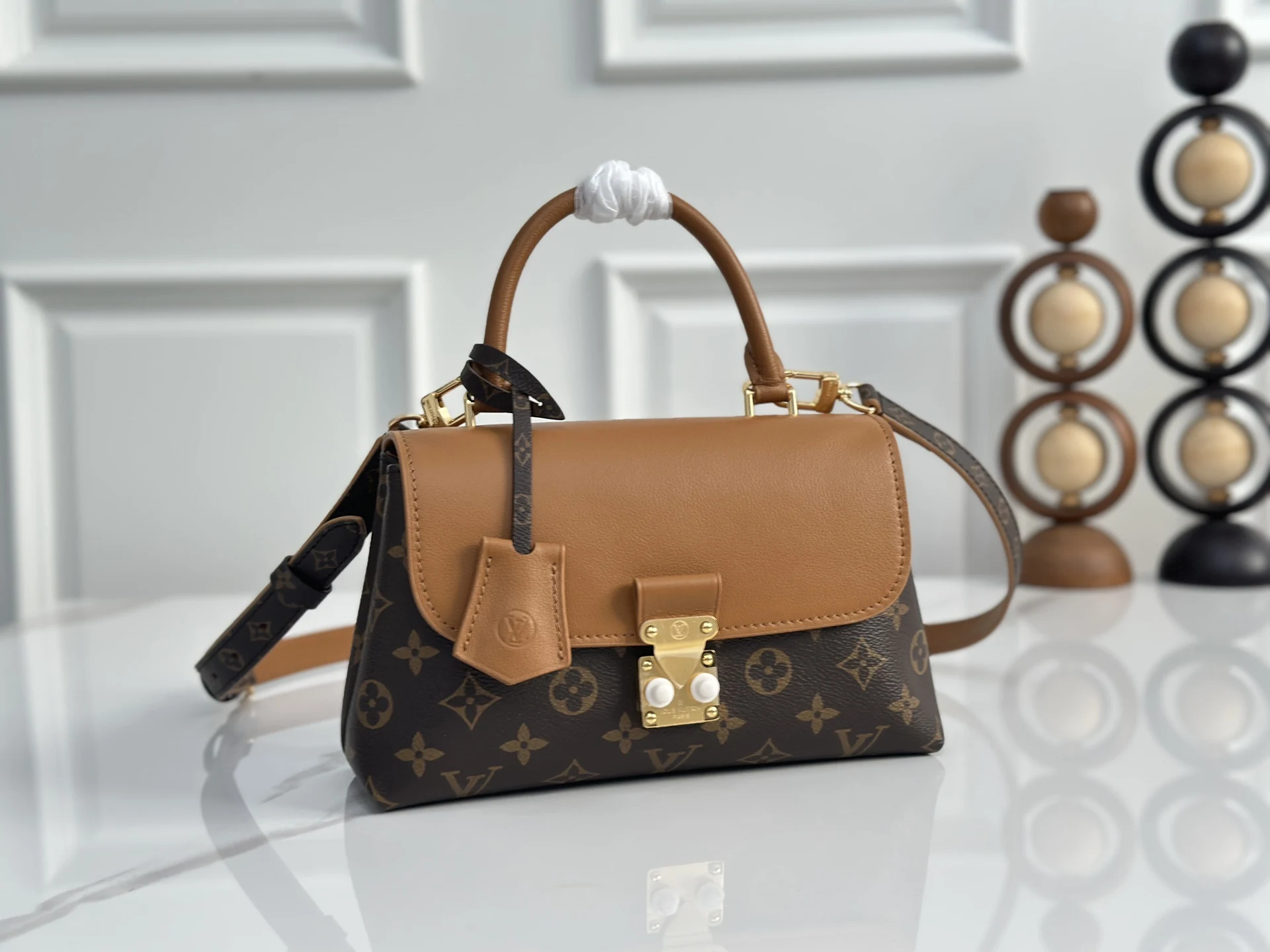 LV M28288 经典帆布老花黑手包 女士斜挎包 LV M28288 经典帆布老花黑手包 女士斜挎包