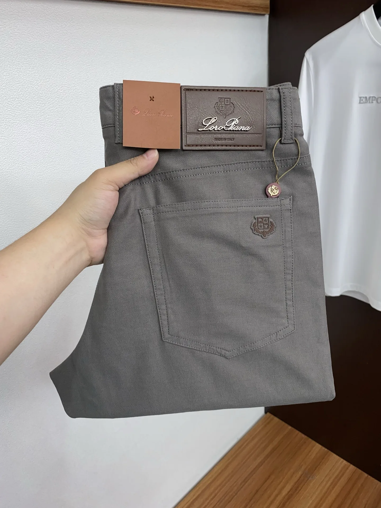 诺悠翩雅 春夏 新品 原单男士西装休闲裤 诺悠翩雅 春夏 新品 原单男士西装休闲裤