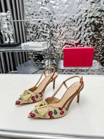 Big V buckle new style sandals Replica  Valentino Garavani Womens Sandals and Slides