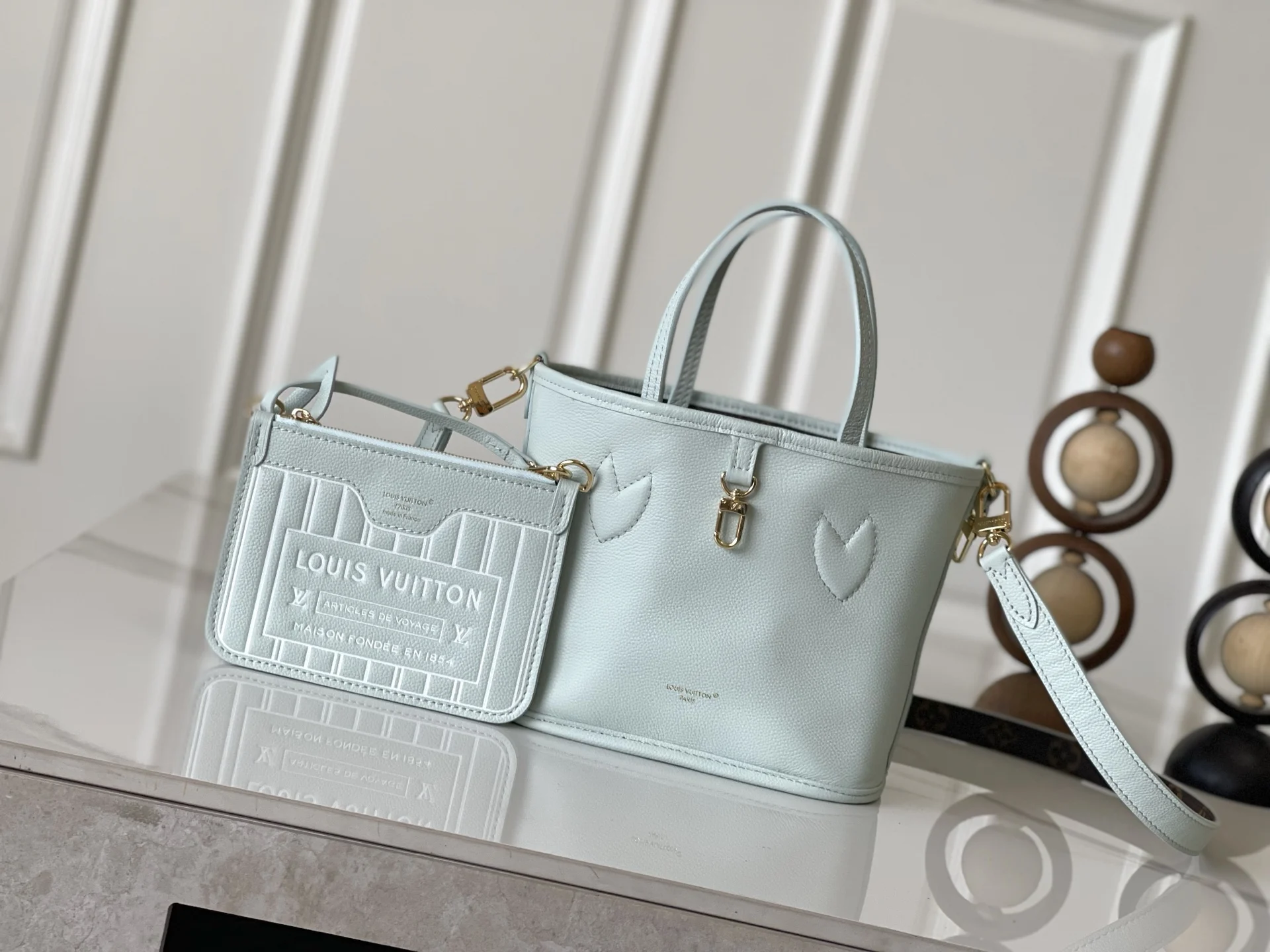 LV M28347 粒面手袋 女士斜挎包 LV M28347 粒面手袋 女士斜挎包