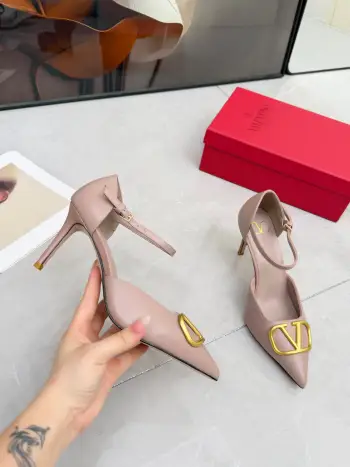 Big V letter buckle spring single shoes sandals Replica  Valentino Garavani Womens Sandals and Slides