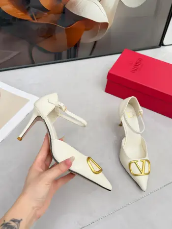 Big V letter buckle spring single shoes sandals Replica  Valentino Garavani Womens Sandals and Slides