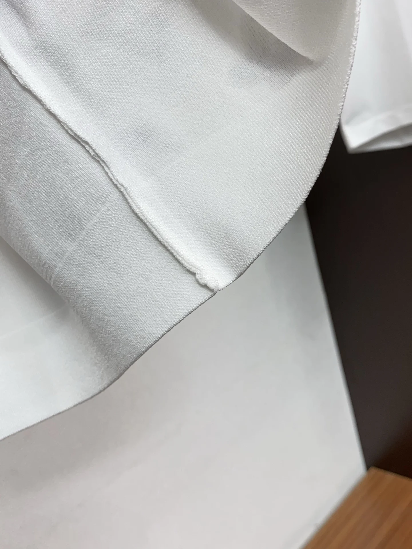 LV 2026新款男士高端简约圆领针织短袖T恤衫 LV 2026新款男士高端简约圆领针织短袖T恤衫