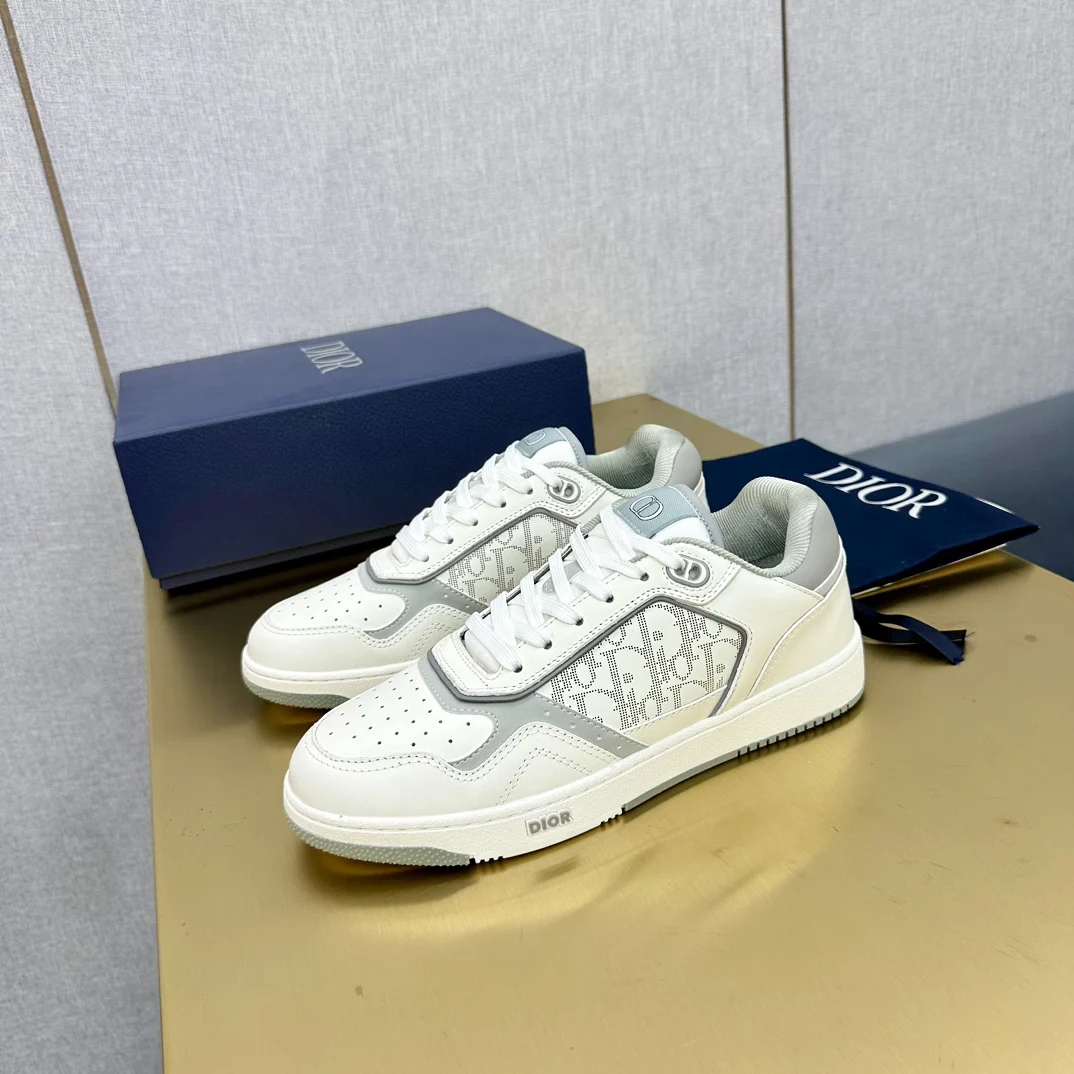 迪奥 爆款休闲运动鞋 迪奥 爆款休闲运动鞋