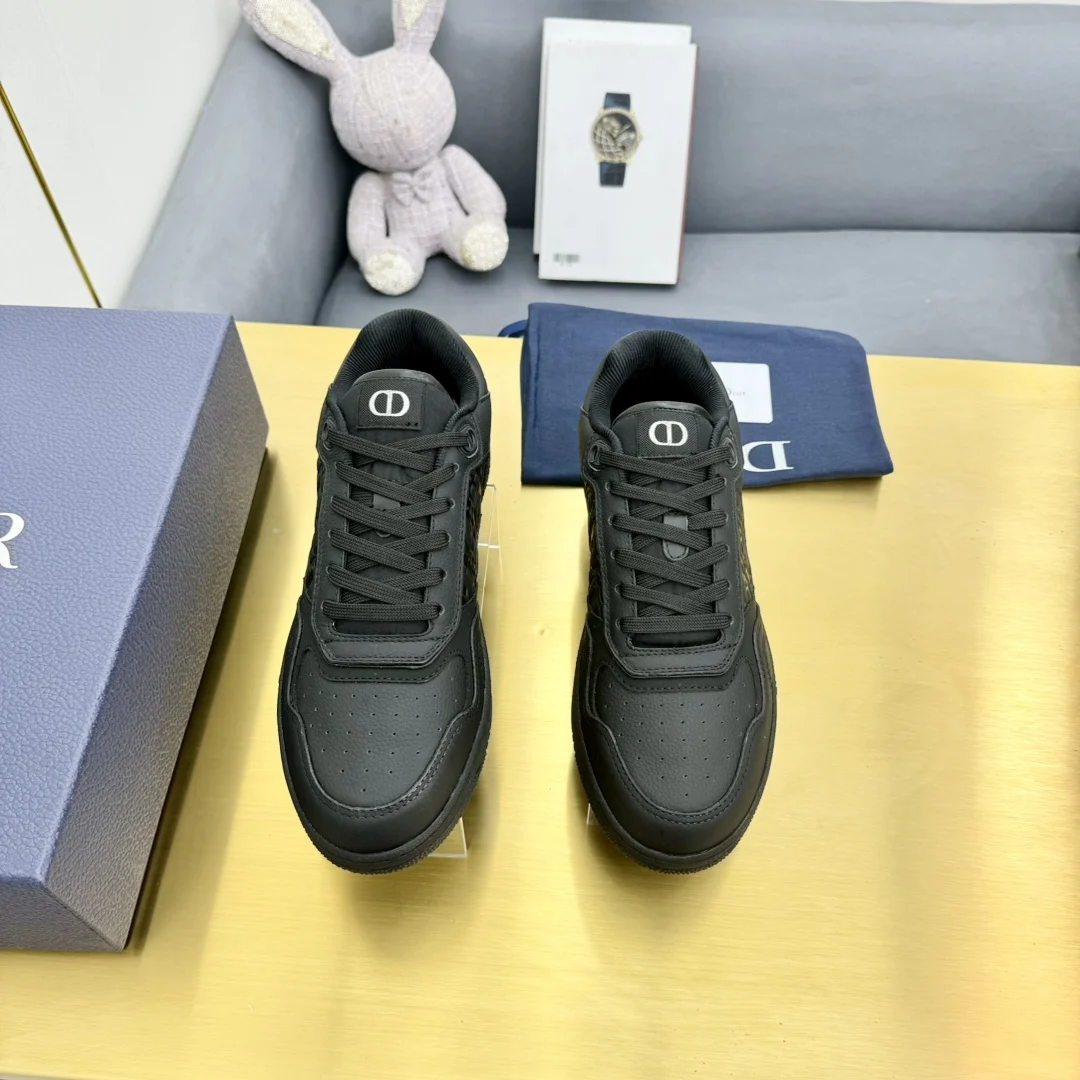 迪奥 爆款休闲运动鞋 迪奥 爆款休闲运动鞋