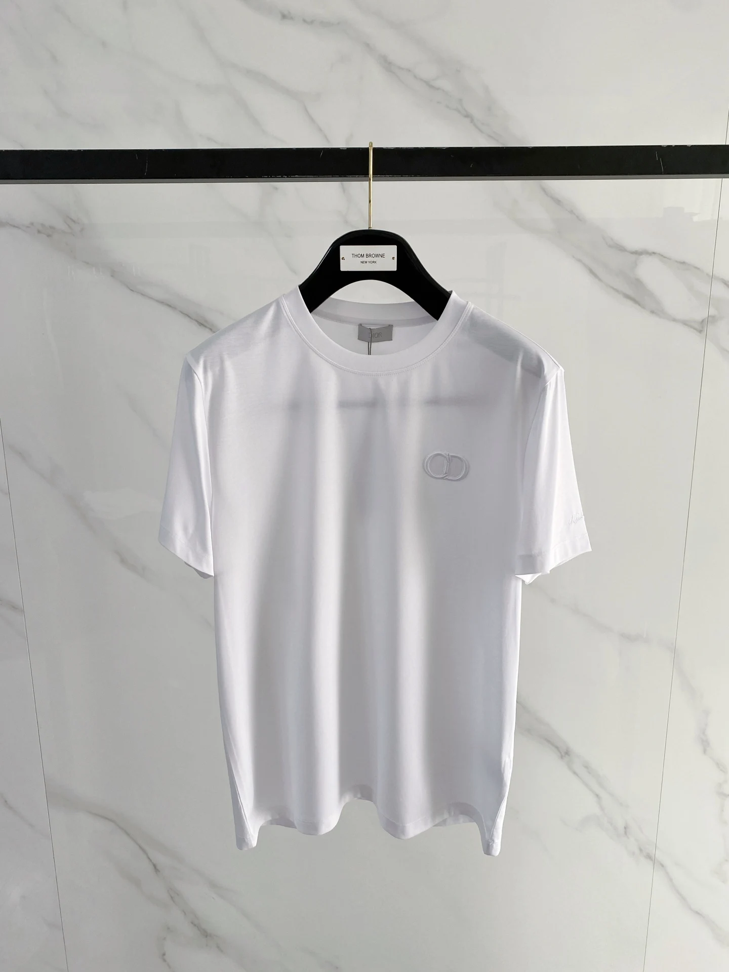 迪奥 最新款男士圆领短袖 迪奥 最新款男士圆领短袖