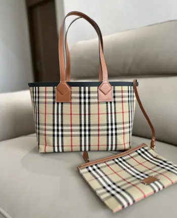 2231 Double-Sided Tote Bag Women s Shoulder Bag Replica Burberry womens bags