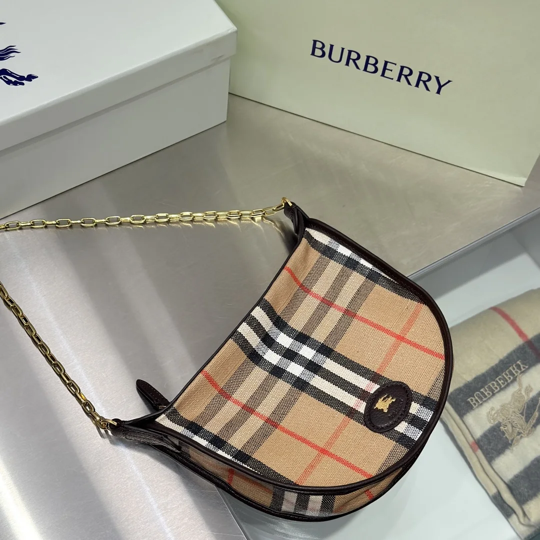 Burberry Latest Italian Chain Bag Women s Crossbody Bag Burberry Latest Italian Chain Bag Women s Crossbody Bag