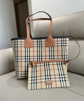 2231 Double-Sided Tote Bag Women s Shoulder Bag Replica Burberry womens bags
