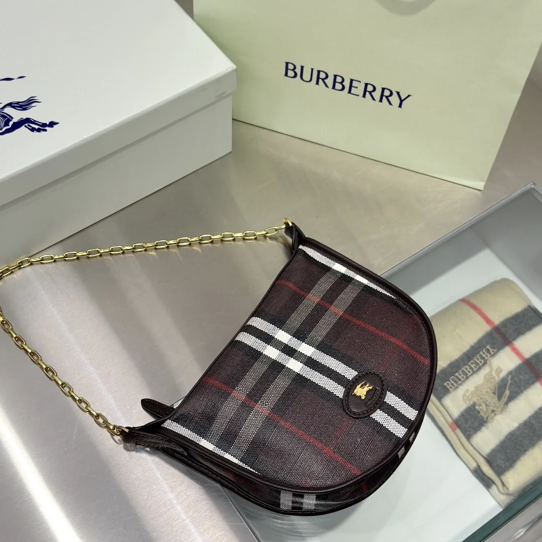 Burberry Latest Italian Chain Bag Women s Crossbody Bag