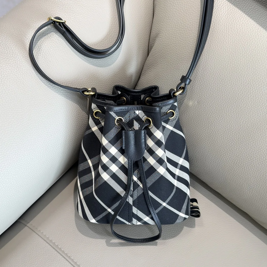 Burberry 0571 Latest Plaid Bag Women s Crossbody Bag