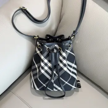 0571 Latest Plaid Bag Women s Crossbody Bag Replica Burberry womens bags