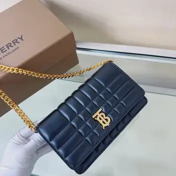 1761 Latest Lambskin Clutch Bag Women s Crossbody Bag Replica Burberry womens bags