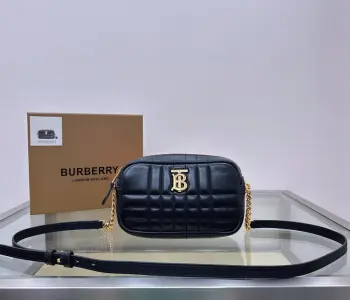 0481 Soft Chic Quilted Camera Bag Women s Crossbody Bag Replica Burberry womens bags