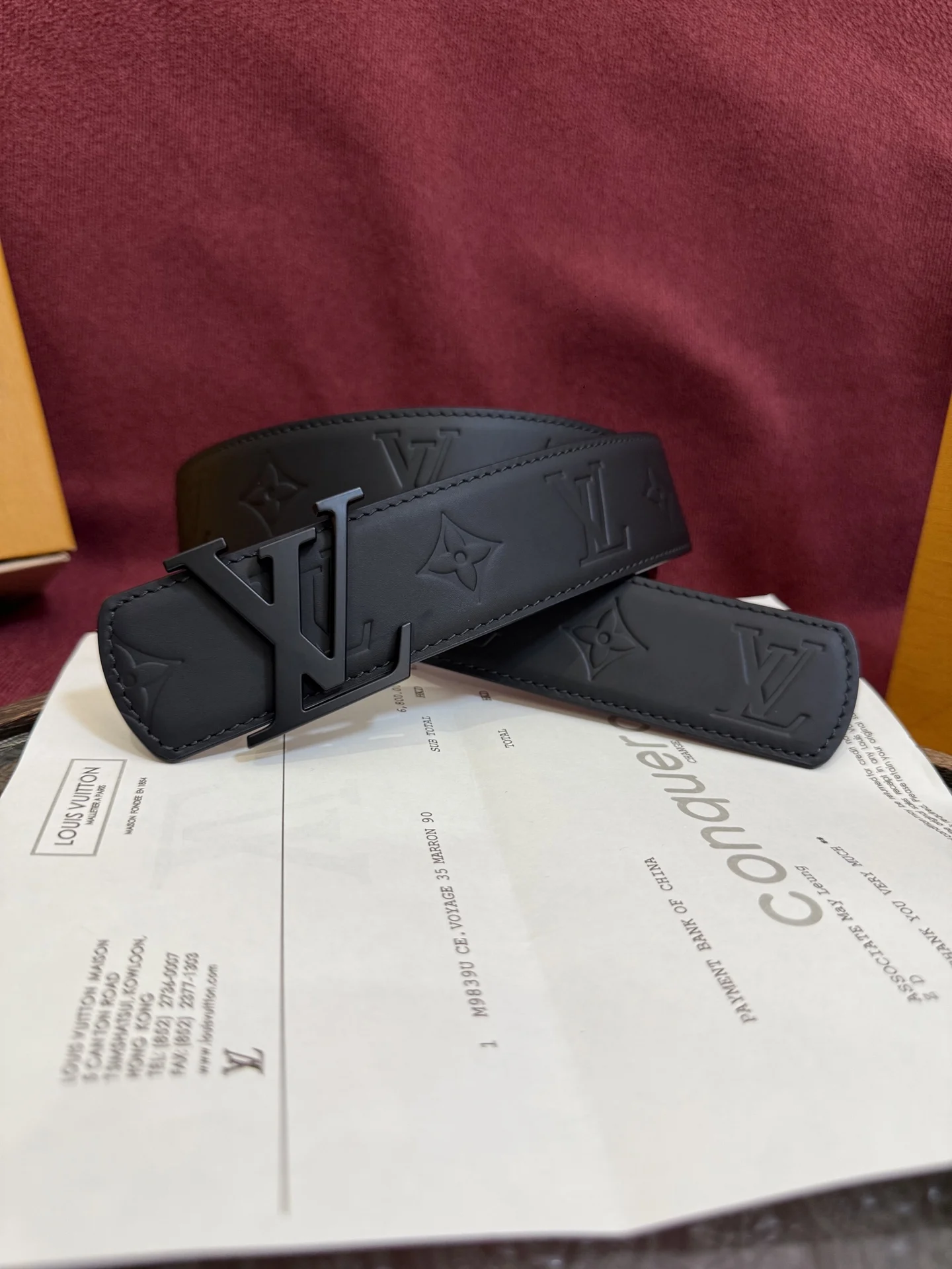 LV 经典金属铜扣双面腰带