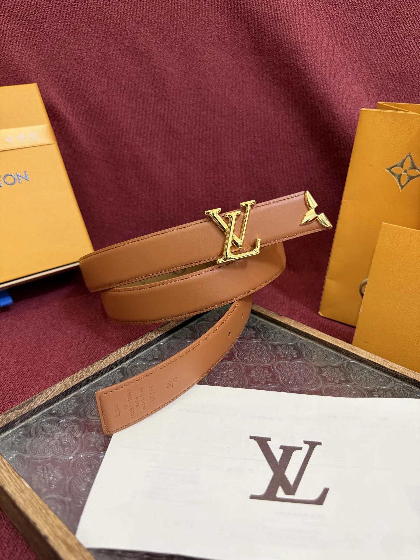 LV  帆布字母搭扣双面腰带