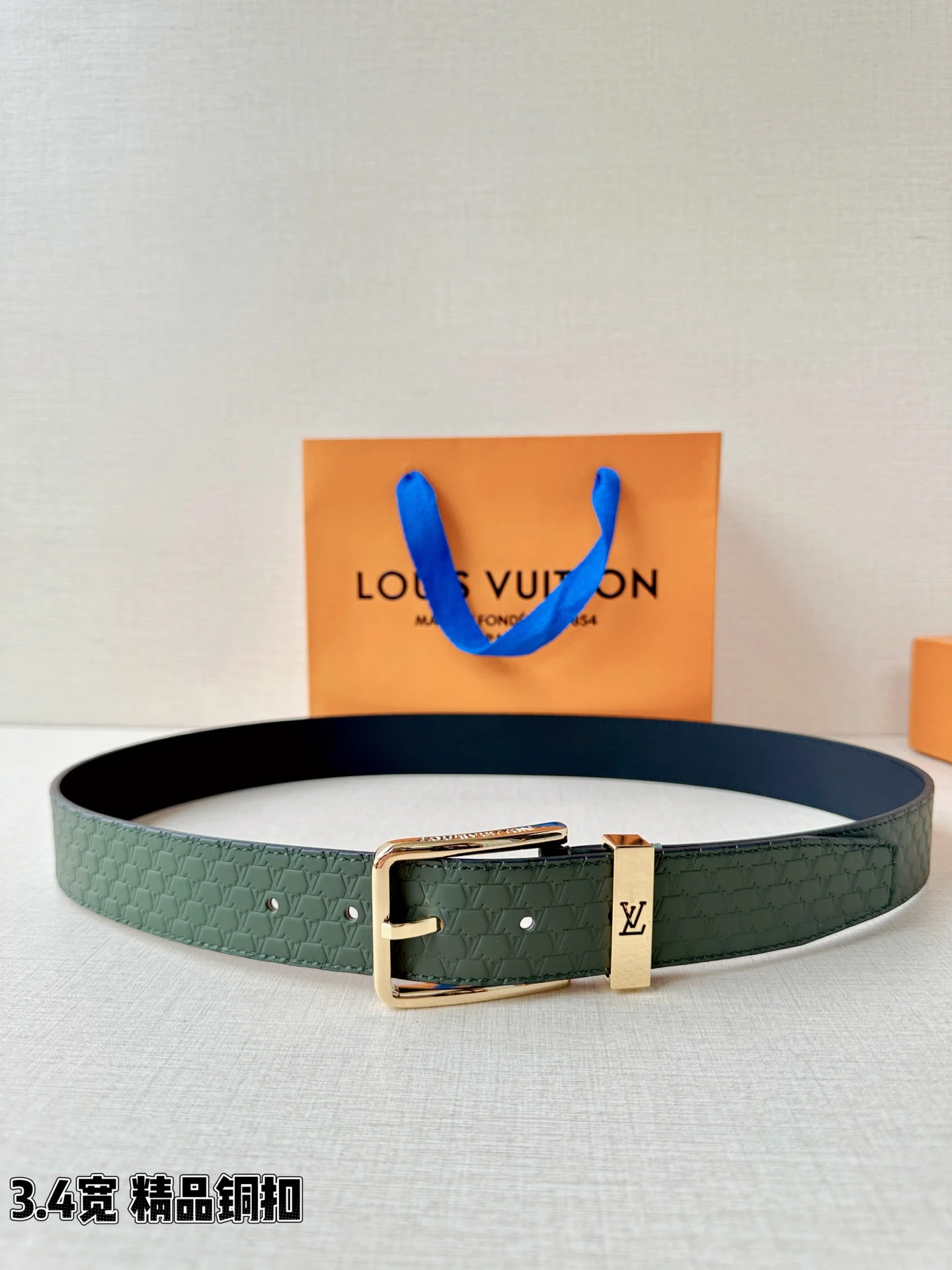 LV 经典金属铜扣宽压纹皮带 LV 经典金属铜扣宽压纹皮带