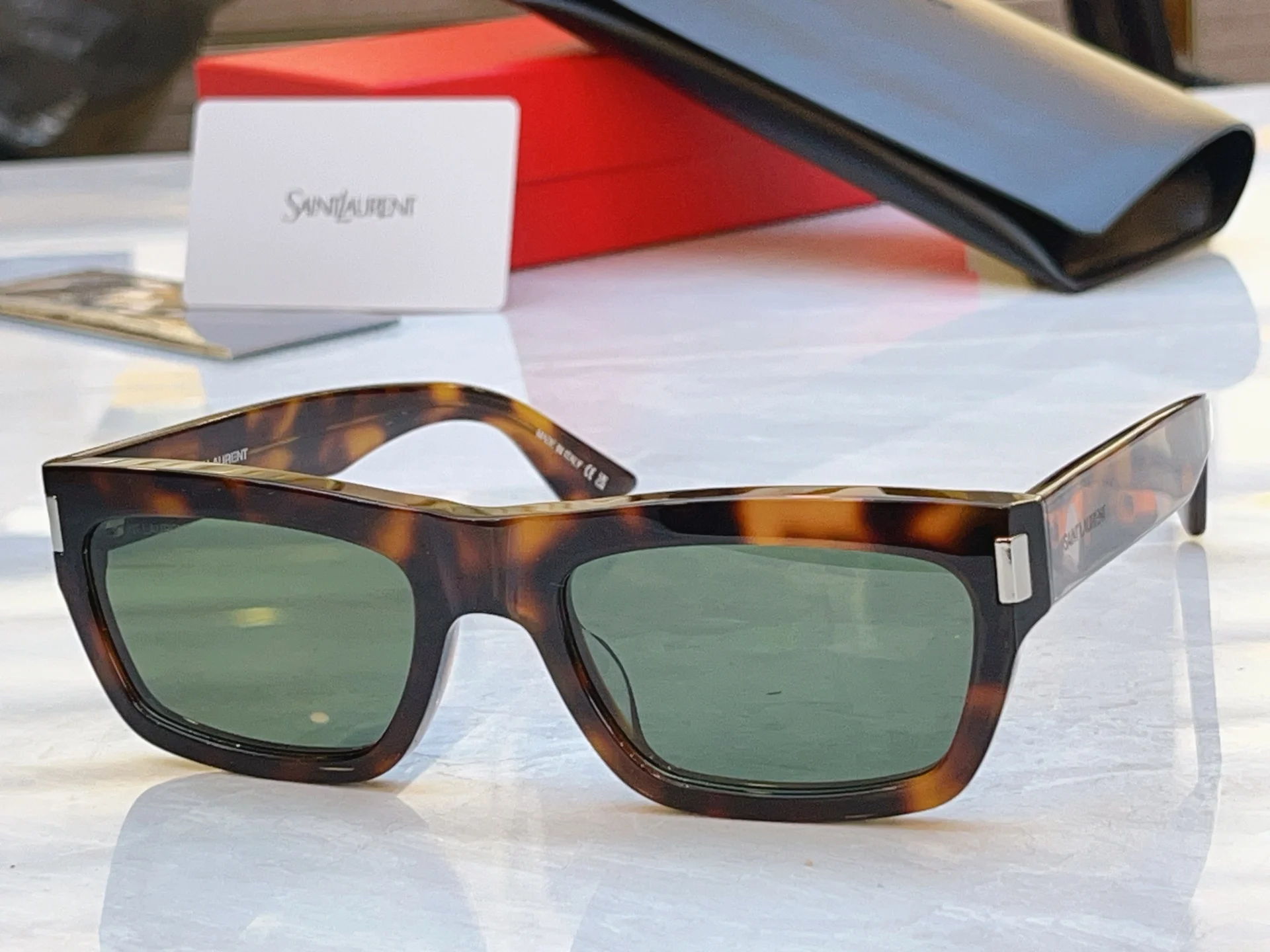 SAINT LAURENT sunglasses