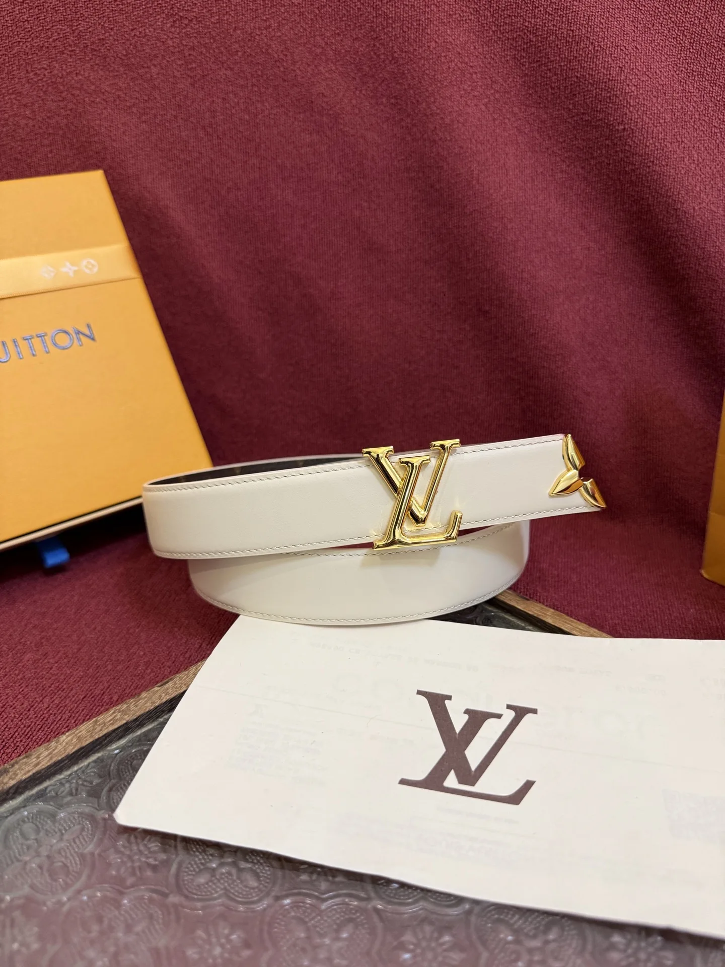 LV  帆布字母搭扣双面腰带