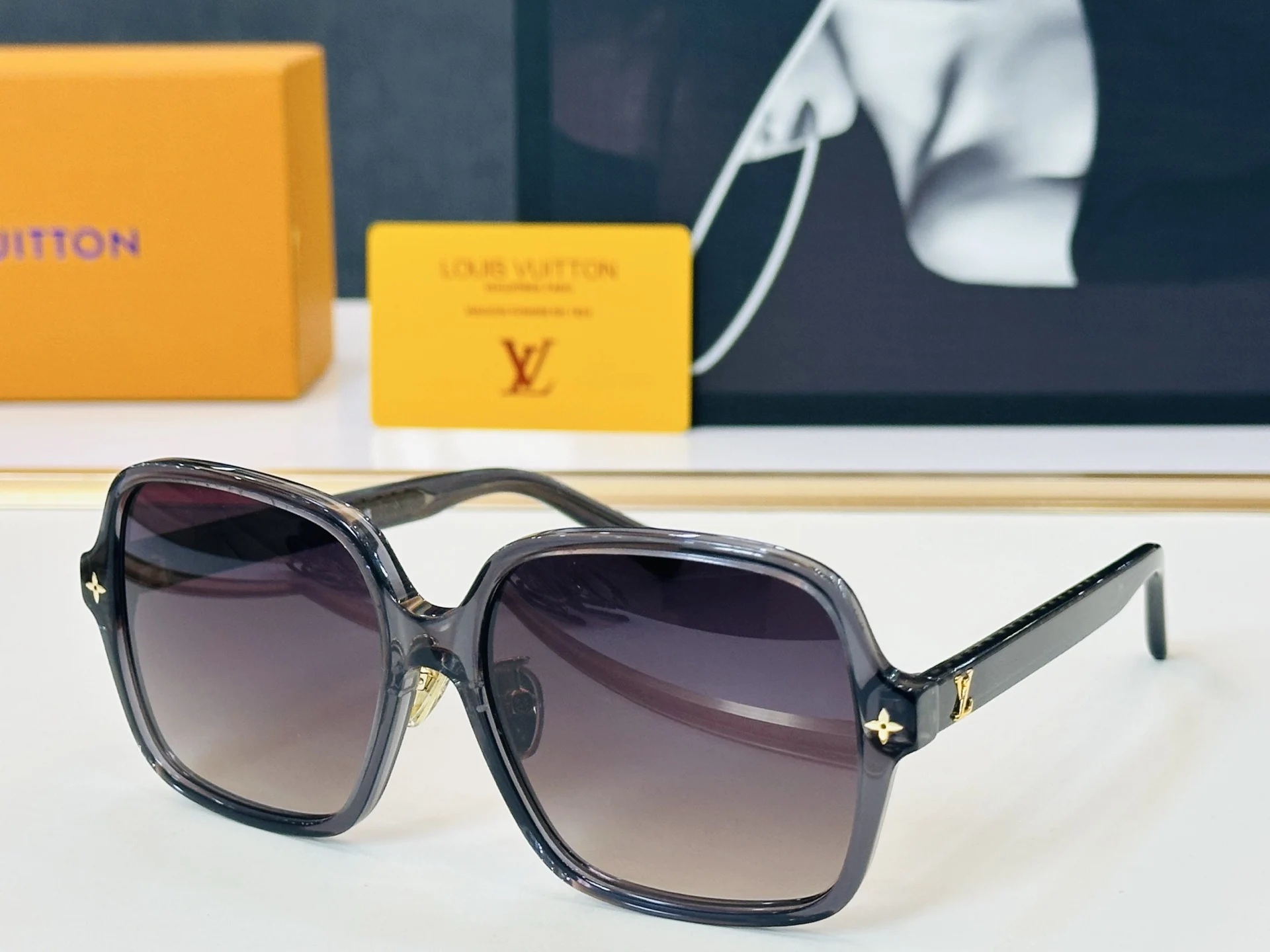 Louis Vuitton Superb Quality Sunglasses