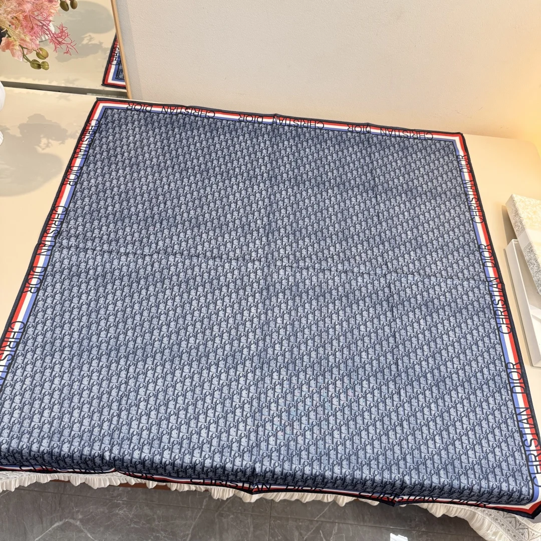 Dior Reliant on printed silk scarves Dior Reliant on printed silk scarves