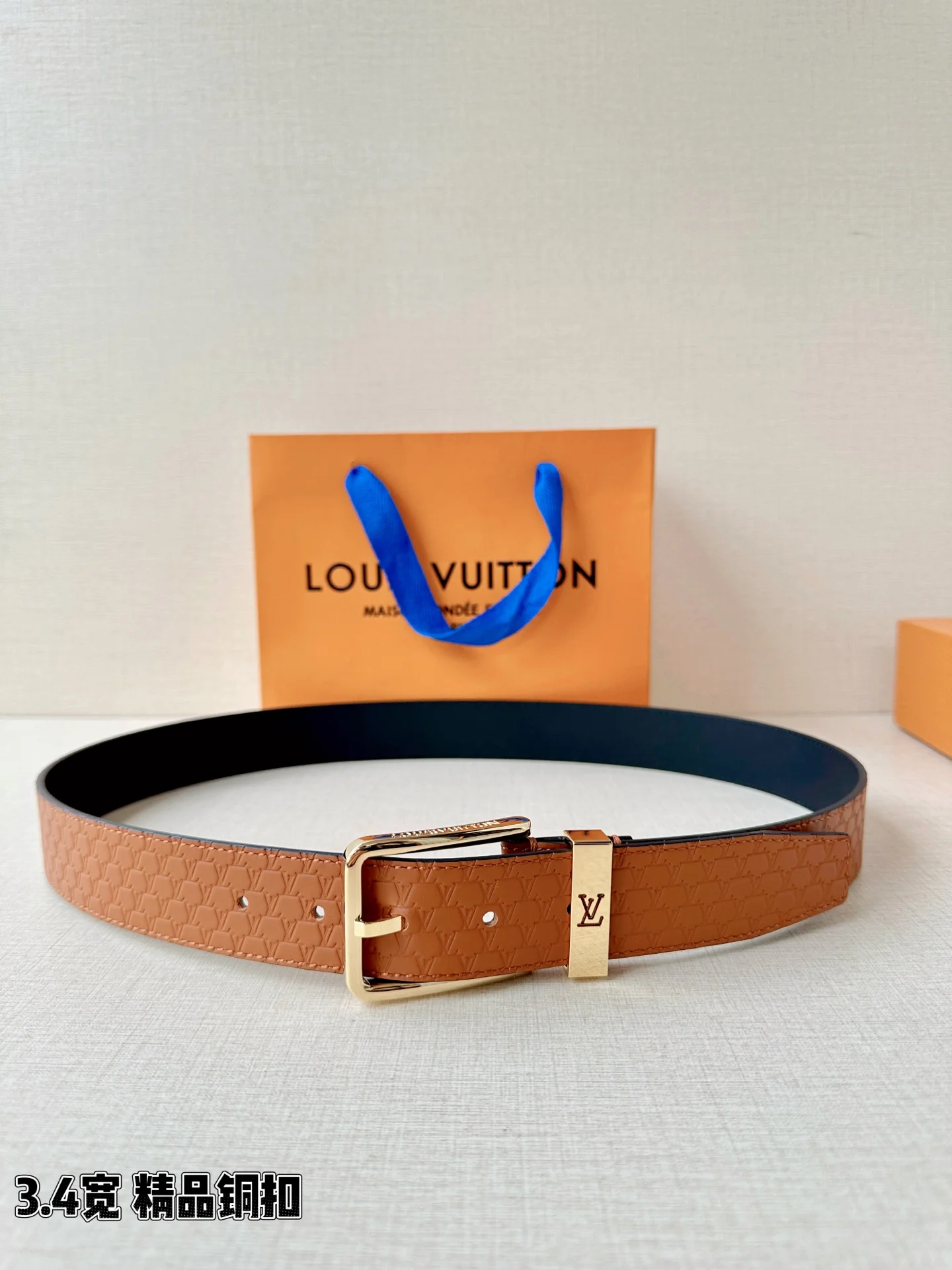 LV 经典金属铜扣宽压纹皮带 LV 经典金属铜扣宽压纹皮带