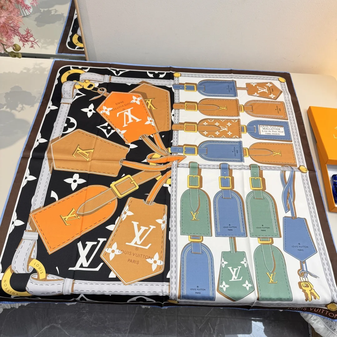 Louis Vuitton Reliant on printed silk scarves Louis Vuitton Reliant on printed silk scarves