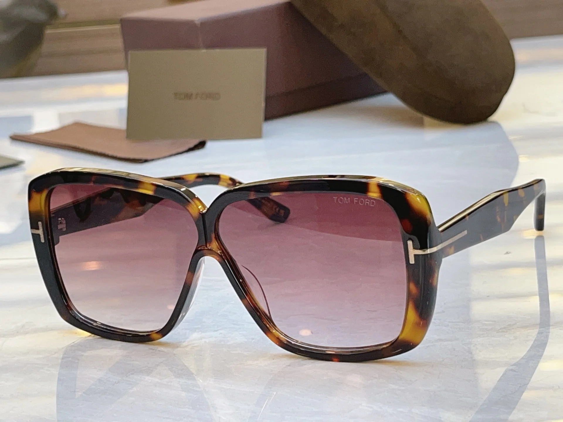 TOM FOR Ford new sunglasses TOM FOR Ford new sunglasses