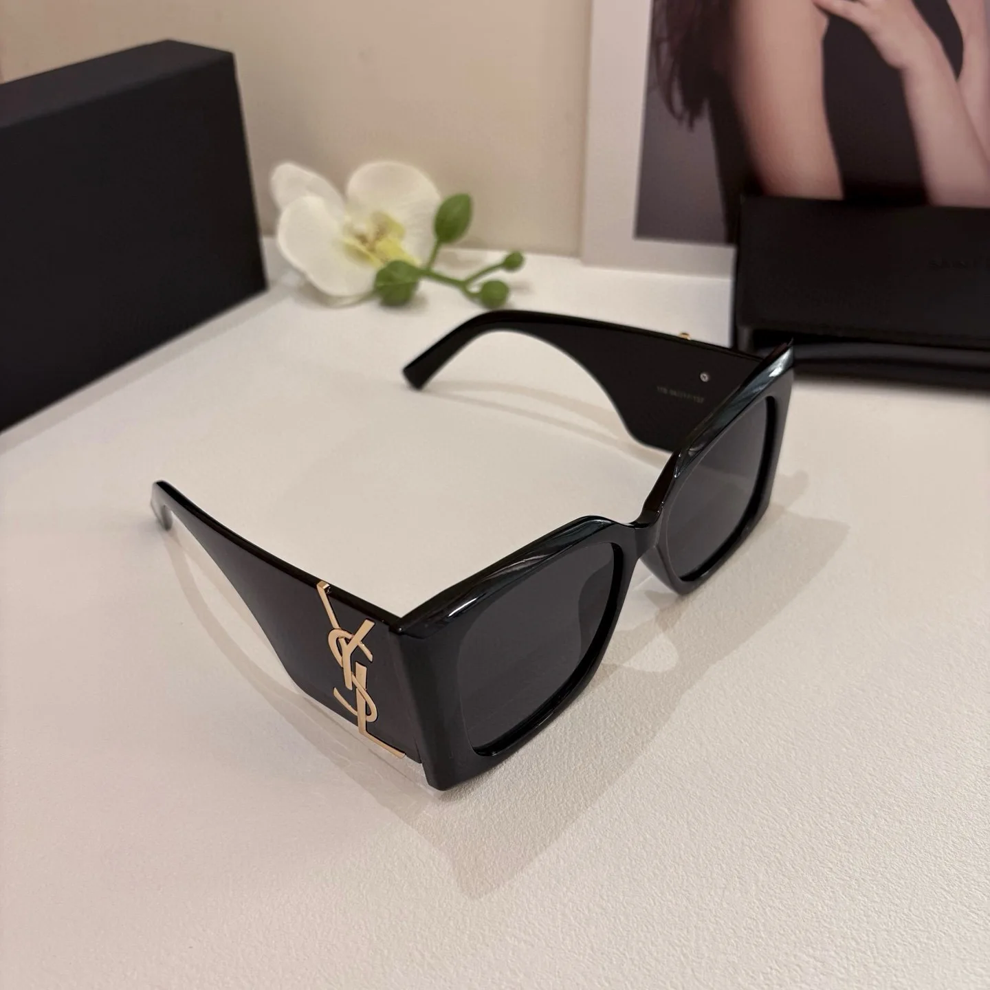 SAINT LAURENT Classic versatile sunglasses