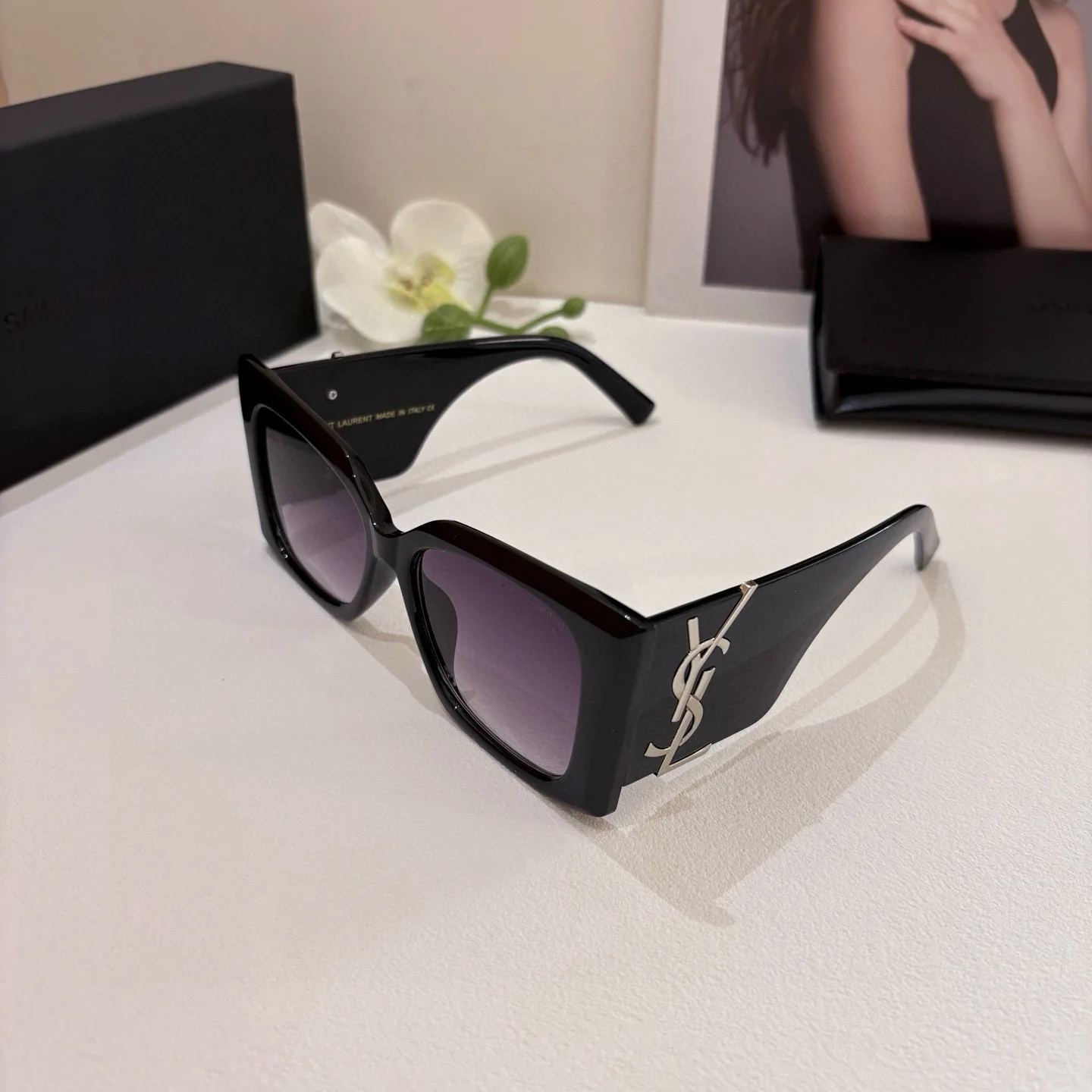 SAINT LAURENT Classic versatile sunglasses