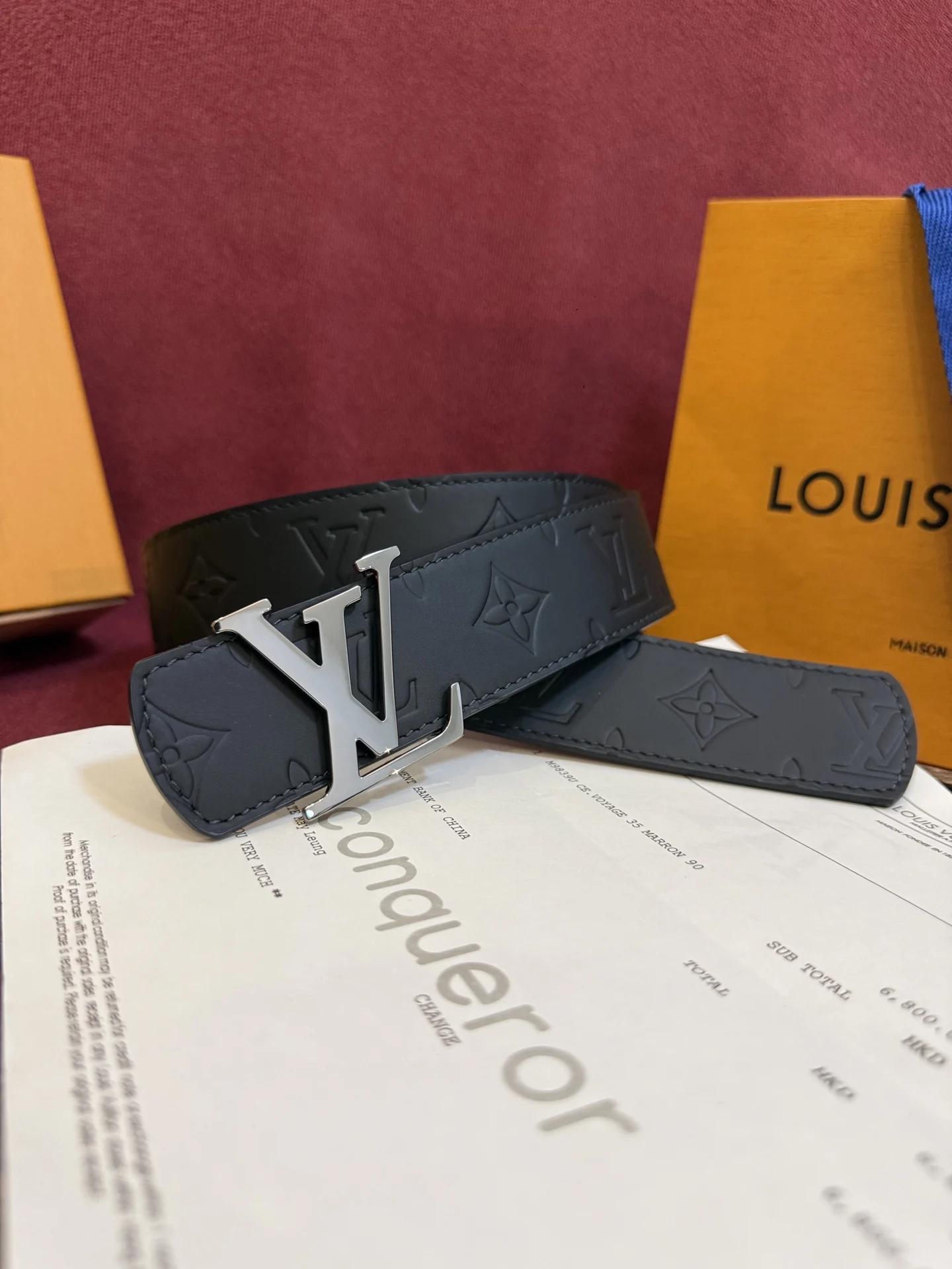 LV 经典金属铜扣双面腰带