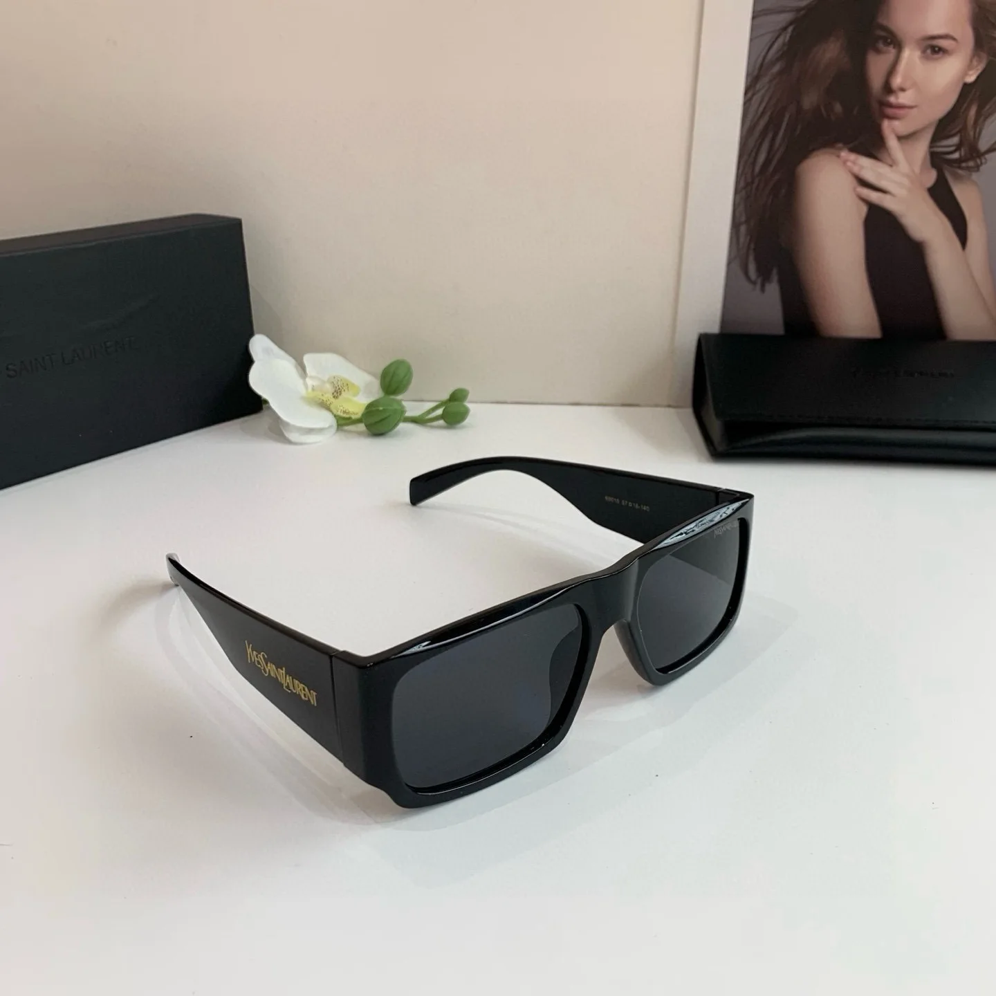 SAINT LAURENT sunglasses