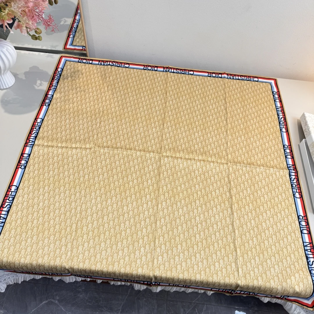 Dior Reliant on printed silk scarves Dior Reliant on printed silk scarves