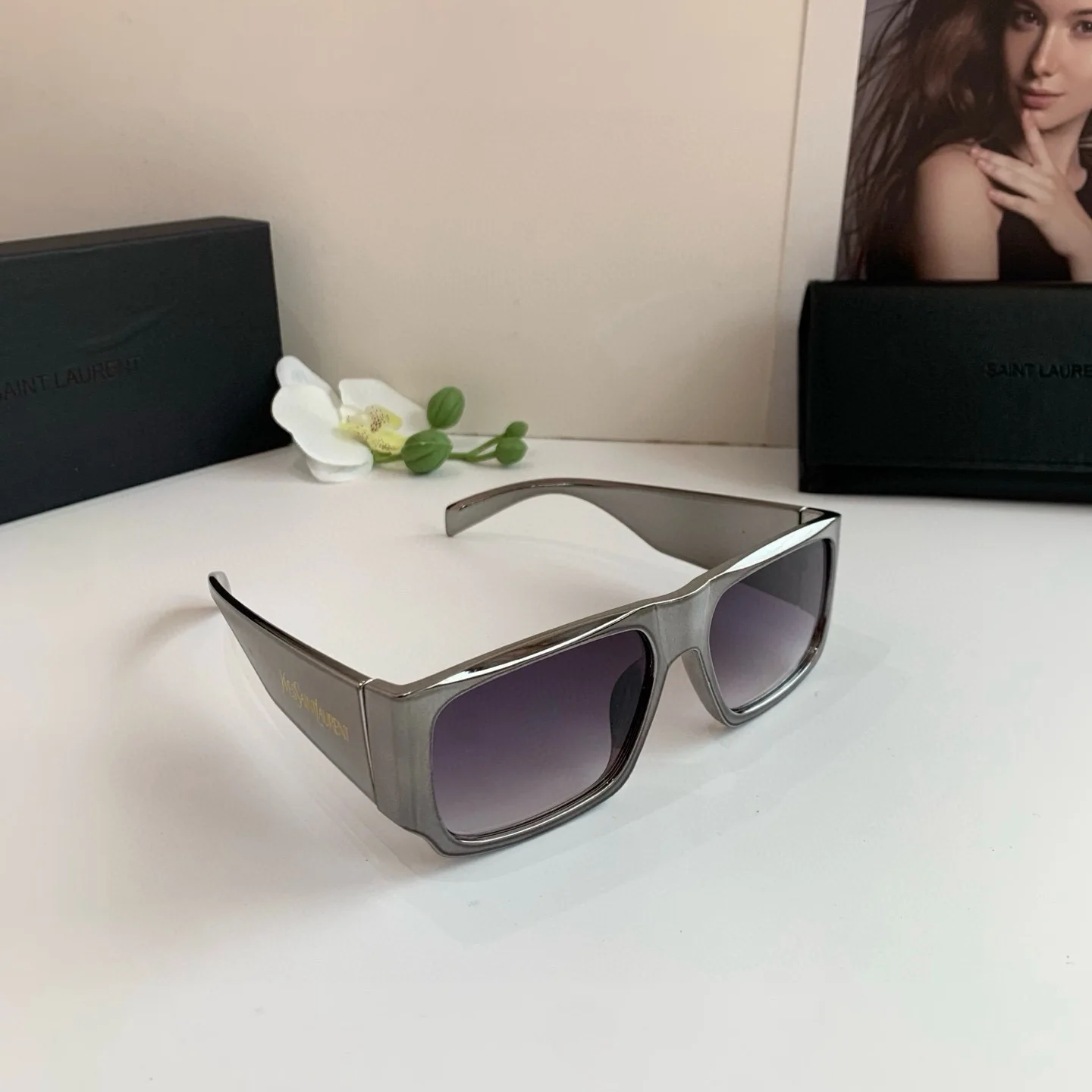 SAINT LAURENT sunglasses