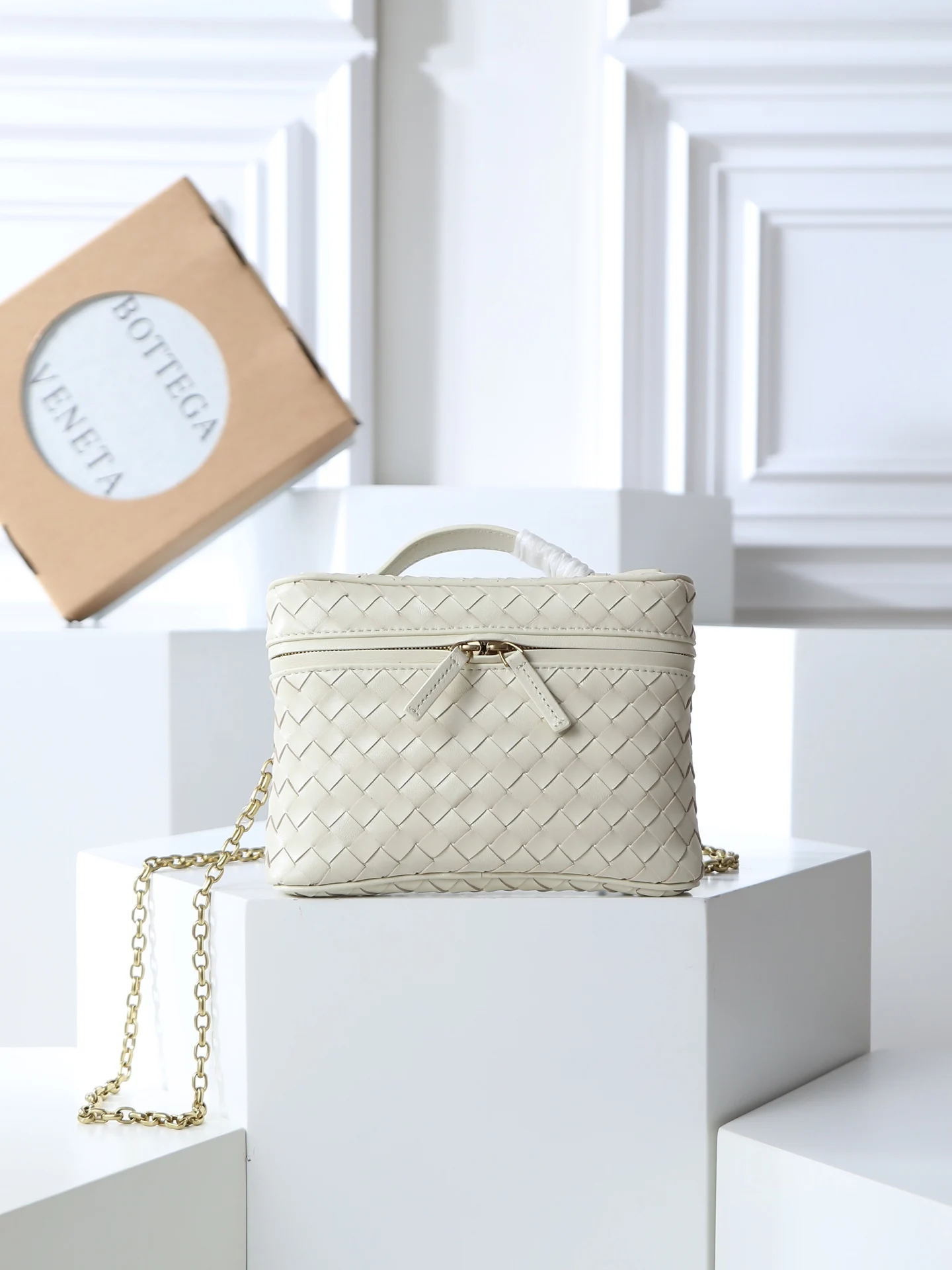 BV 843800 新品女士小号编织Soft Vanity包 女士斜挎包