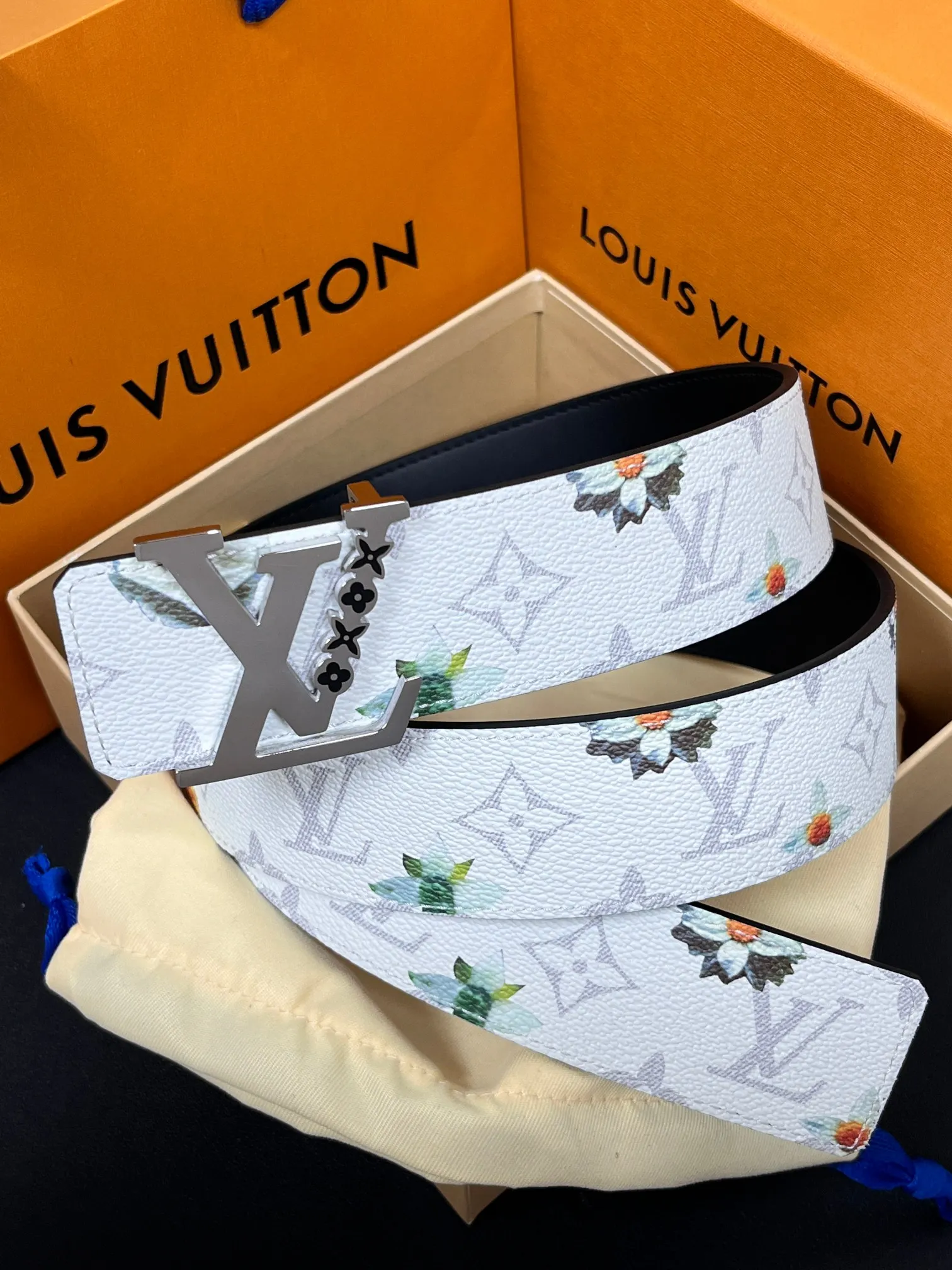 LV 男士精品 印花双面腰带 LV 男士精品 印花双面腰带