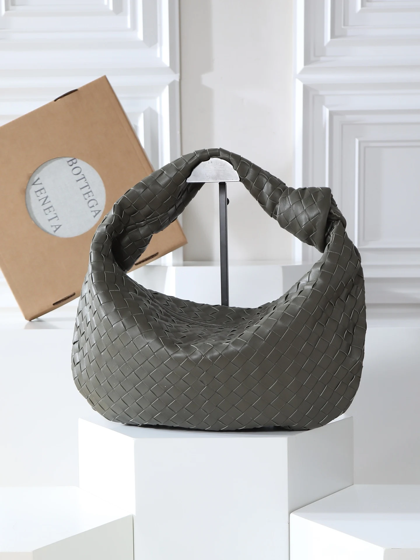 BV 600261 时髦编织手袋 女士单肩包