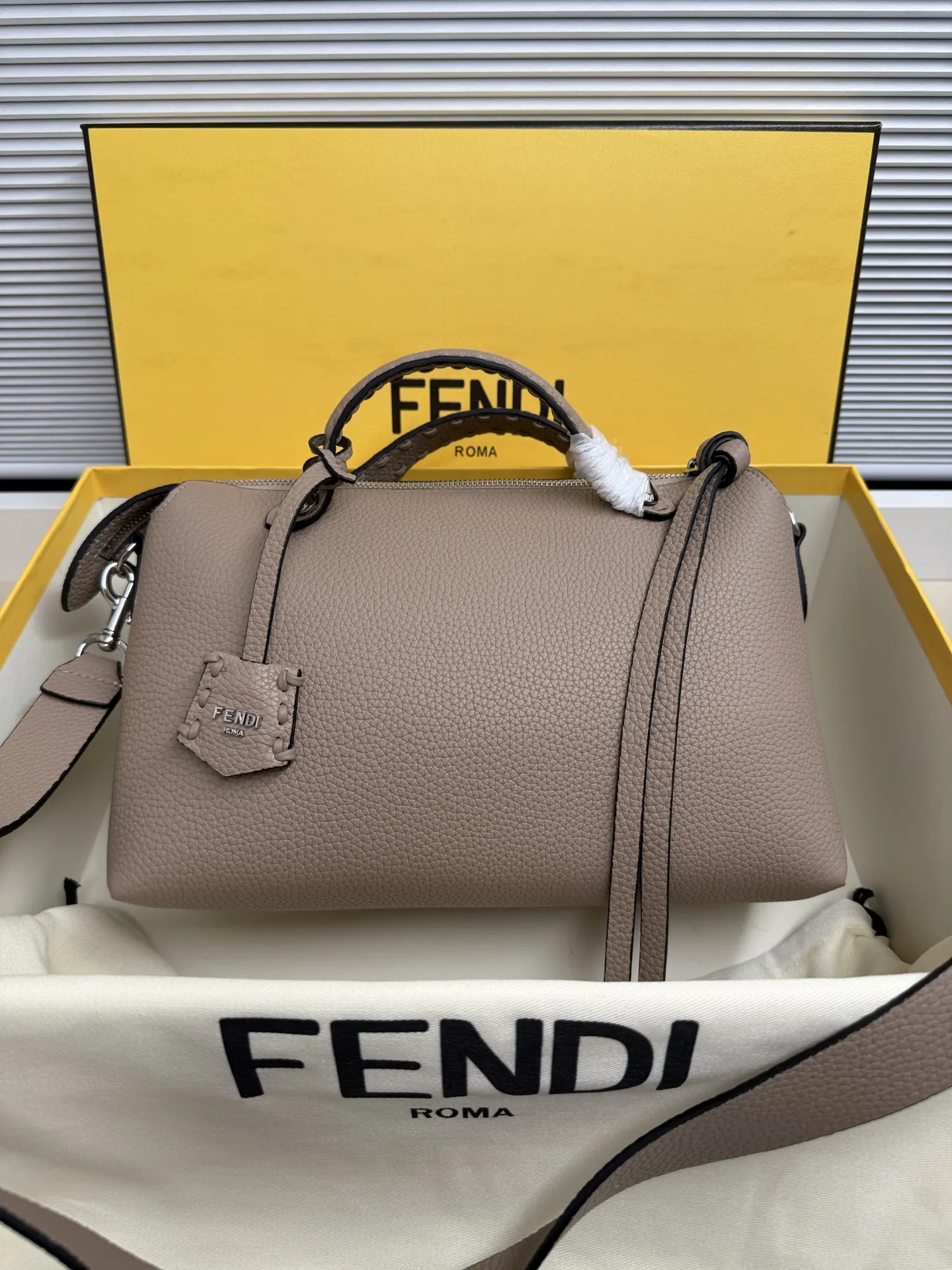 芬迪 2306 休闲手袋 女士斜挎包